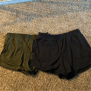 All In Motion Women’s Shorts Lot Of 2 Green Black Size Large Pockets Soft